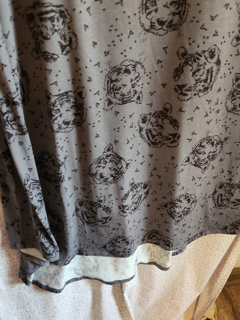 LuLaRoe Carly Gray High Low Tee Dress with Tigers - Picture 3 of 7